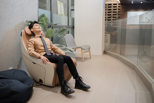 how-long-should-you-sit-in-a-massage-chair
#massage chair overuse
# negative effects of massage chair
#massage chair everyday use
#doctors recommendations
